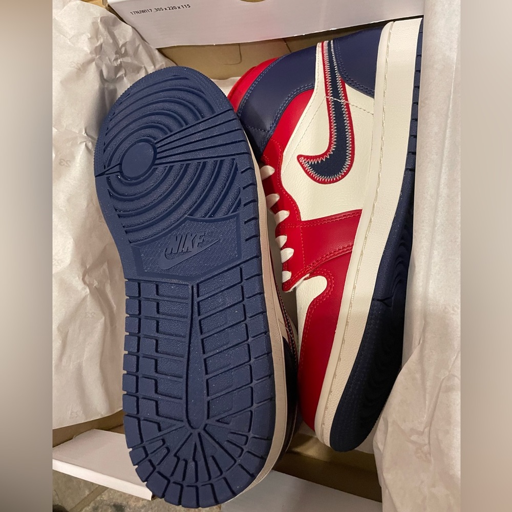 Air Jordan Mid SE NEW RARE - Picture 2 of 3